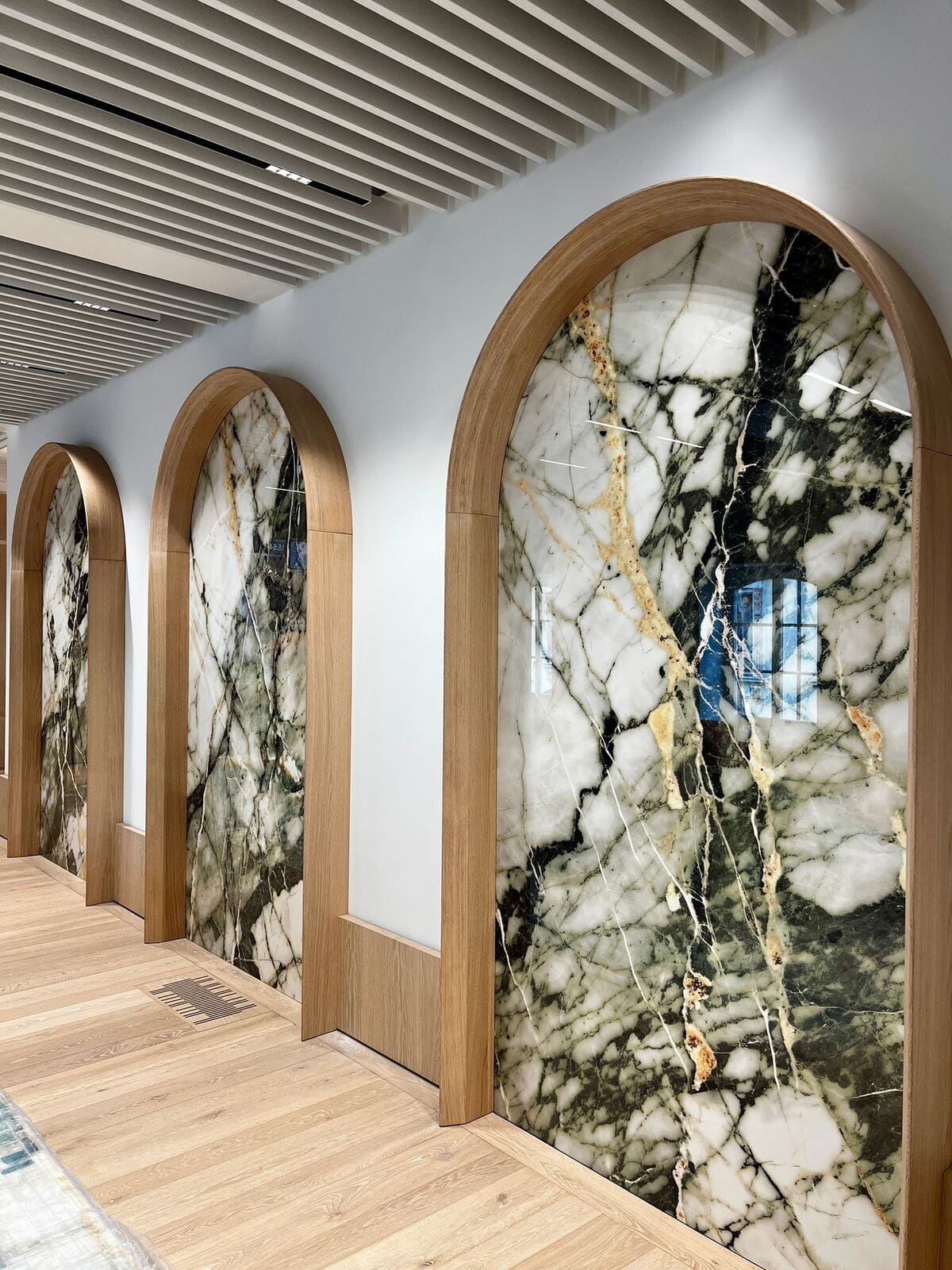 posa boiserie zoccolini e porte interne