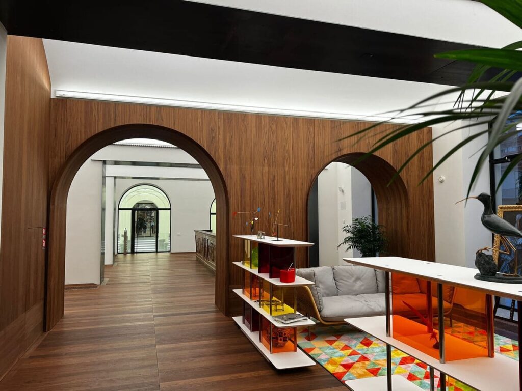 posa boiserie zoccolini e porte interne